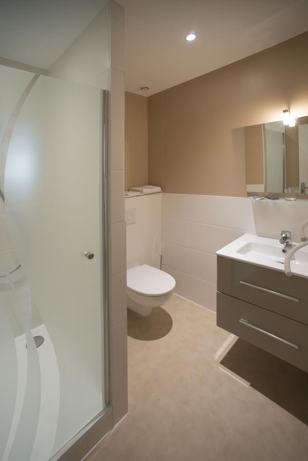 Le Cercle Chambres Climatisees Coligny エクステリア 写真